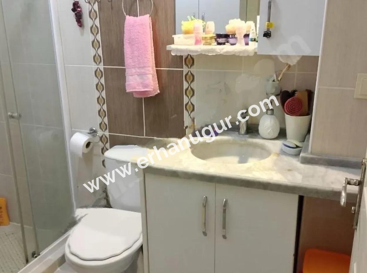 Ürkmez De Merkezinde Denize 350Mt Bahçeli Lüks Satılık 2+1 Daire