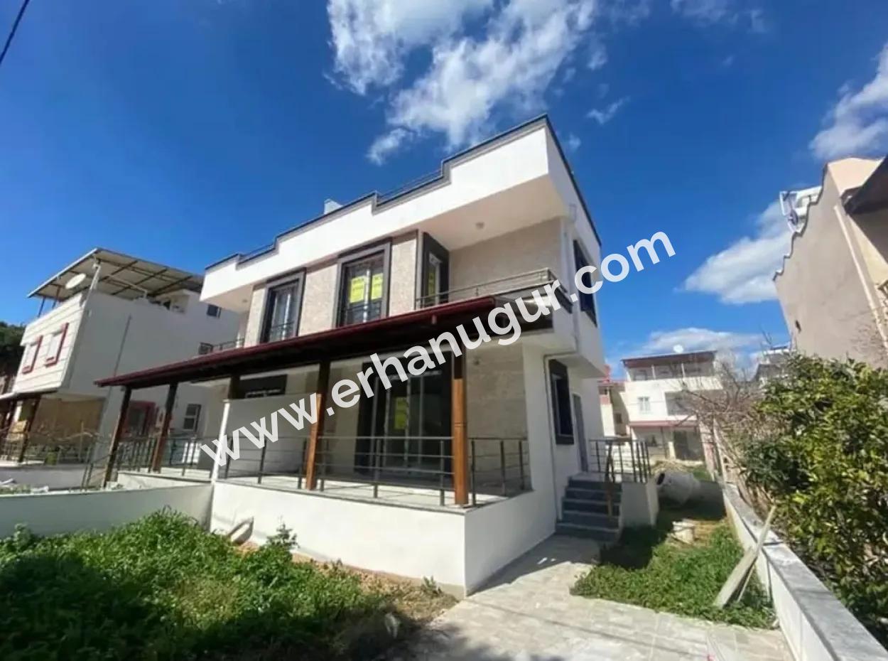 Seferihisar Doğanbey De Denize 350Mt Bahçeli Satılık 3+1 Villa