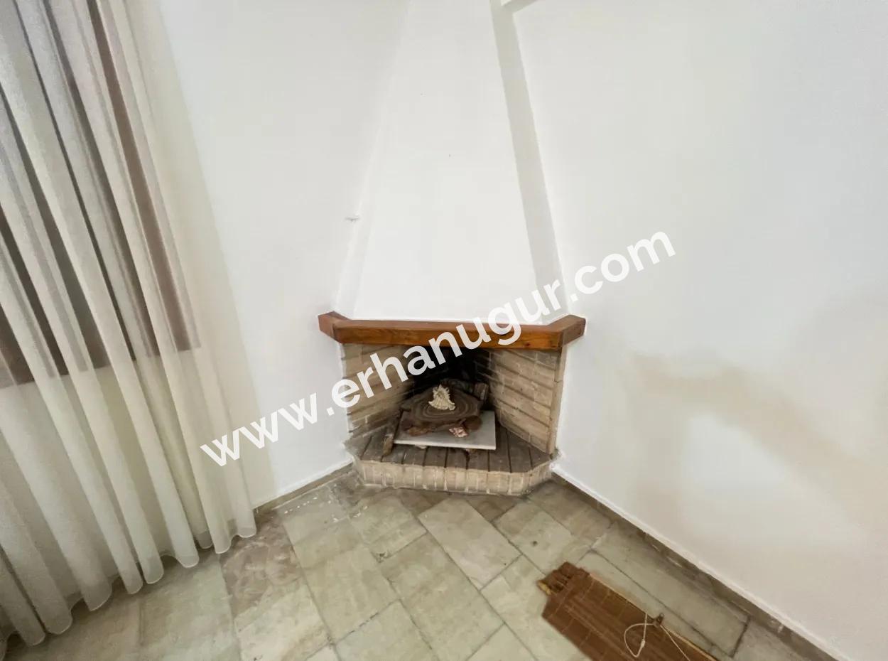 Seferihisar Ürkmezde Deniz Tarafınde Satılık 3+1 Villa