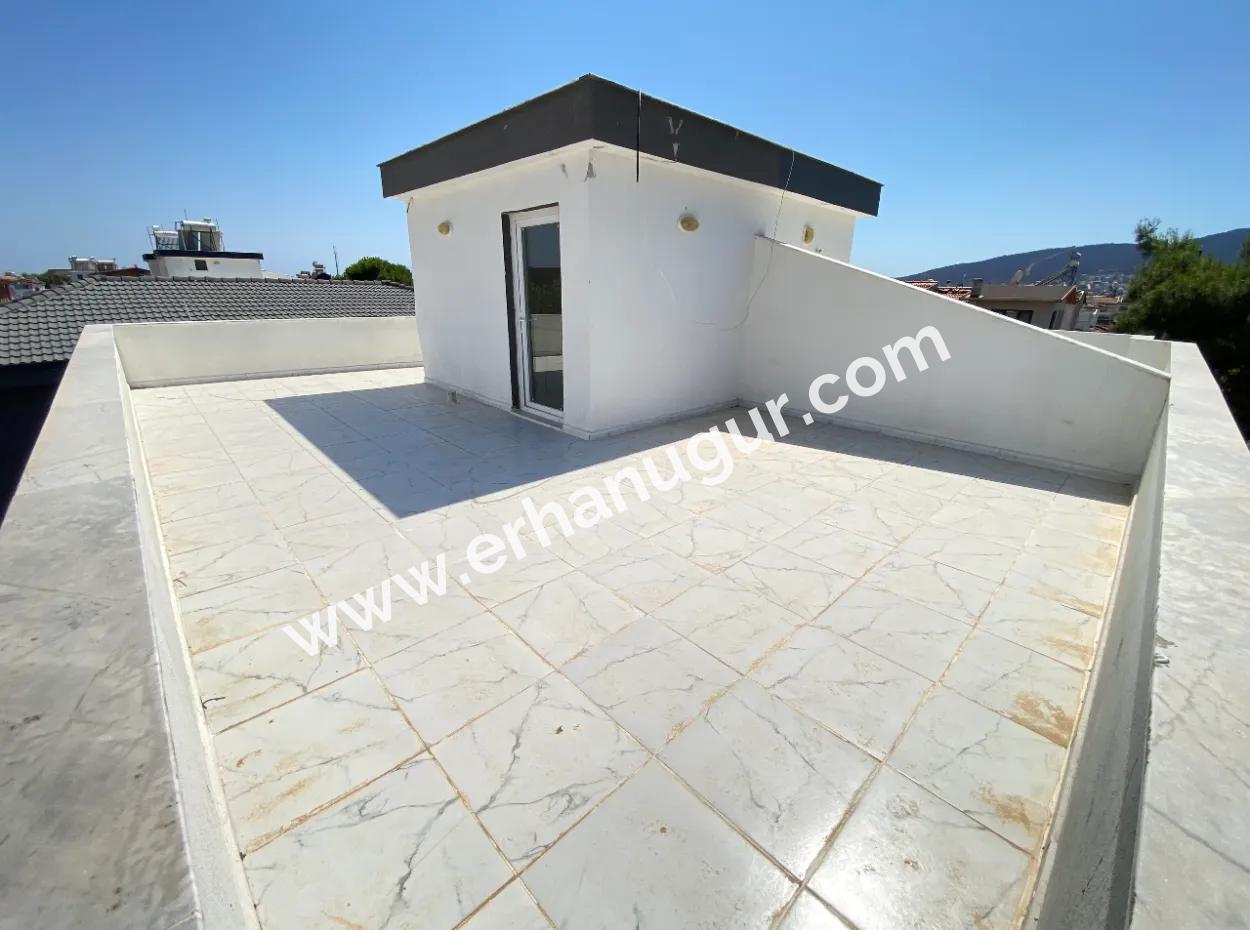 Seferihisar Doğanbey De Köşe Denize 500Mt Satılık 3+1 Villa