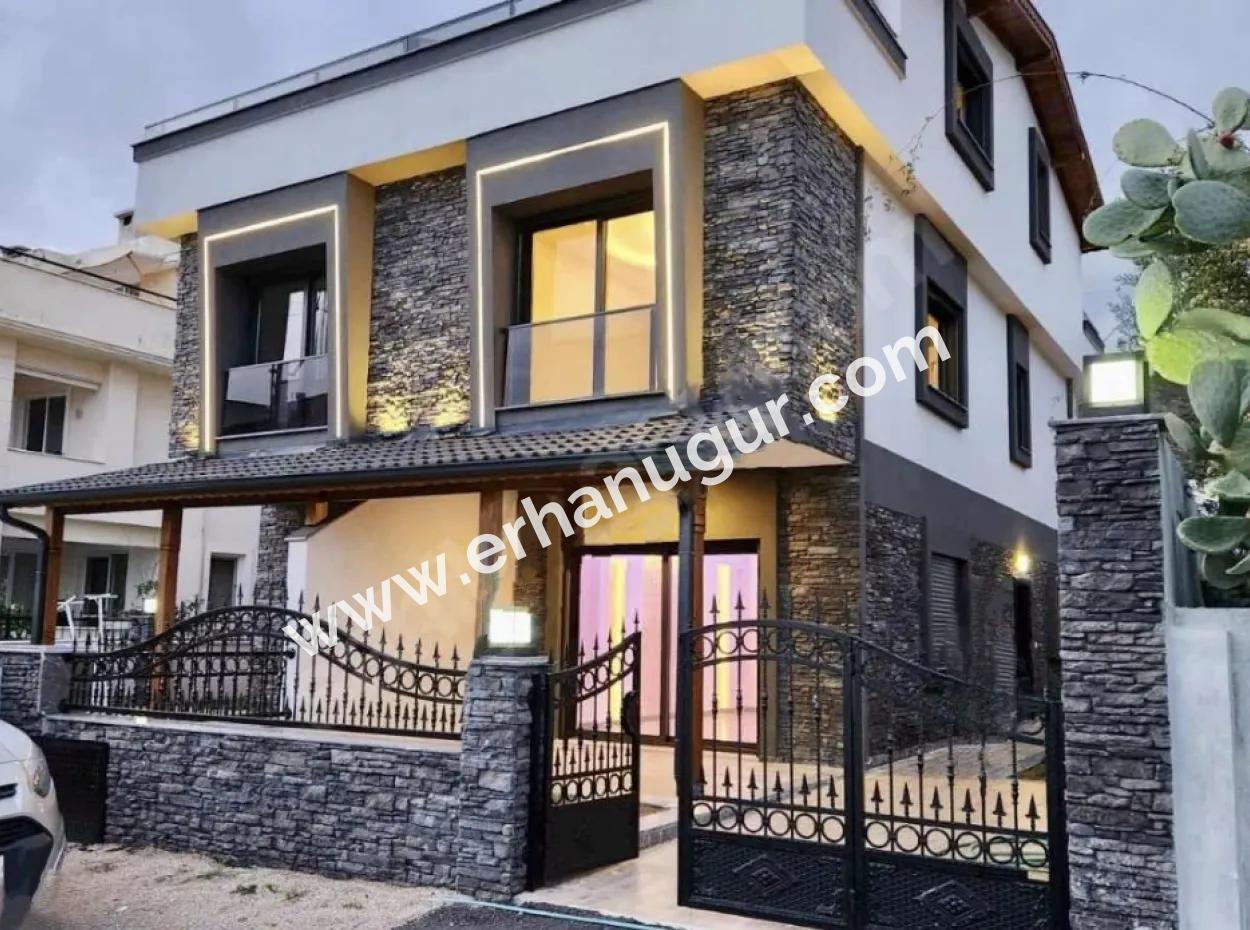 Özdere De Full Deniz Manzaralı Geniş Bahçeli Satılık 4+1 Villa