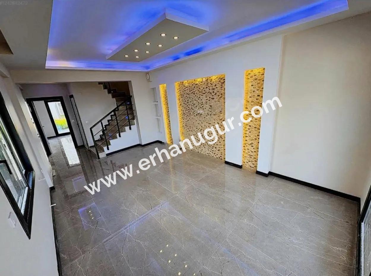 Özdere De Full Deniz Manzaralı Geniş Bahçeli Satılık 4+1 Villa