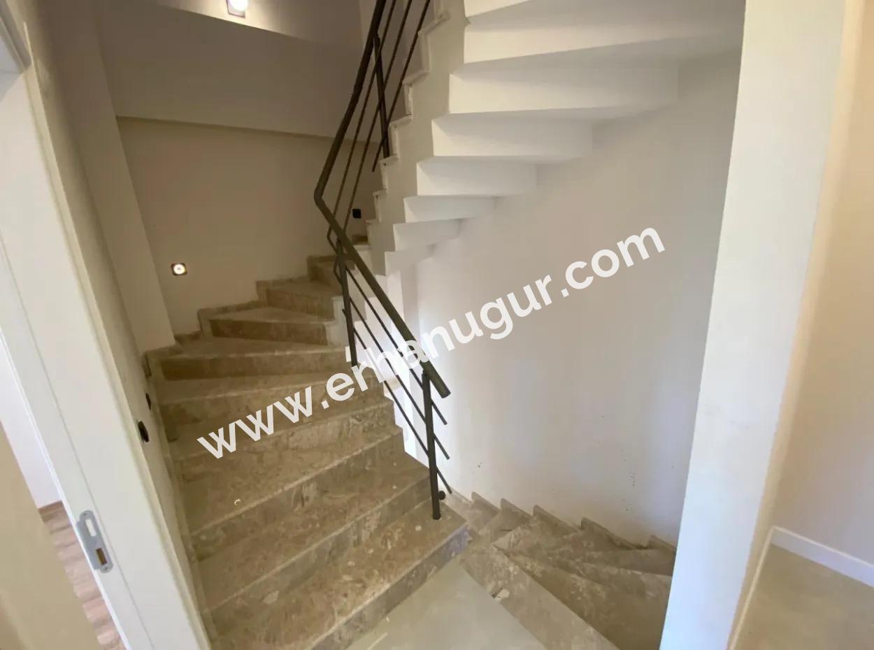 Özdere De Büyük Bahçeli Denize Yürüme Mesafesinde 3+1 Villa