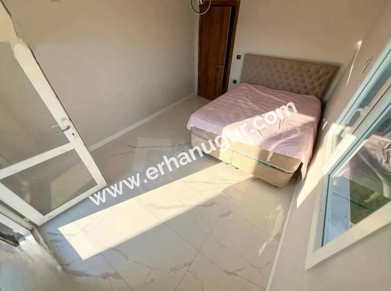 Doğanbey De Denize 50M Mesafede 307M2 İçinde Tekmüstakil Villa