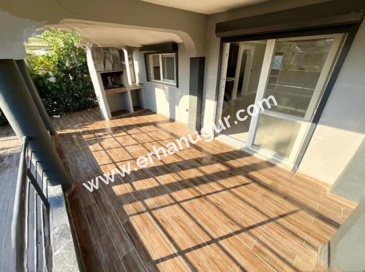 Doğanbey De Denize 50M Mesafede 307M2 İçinde Tekmüstakil Villa