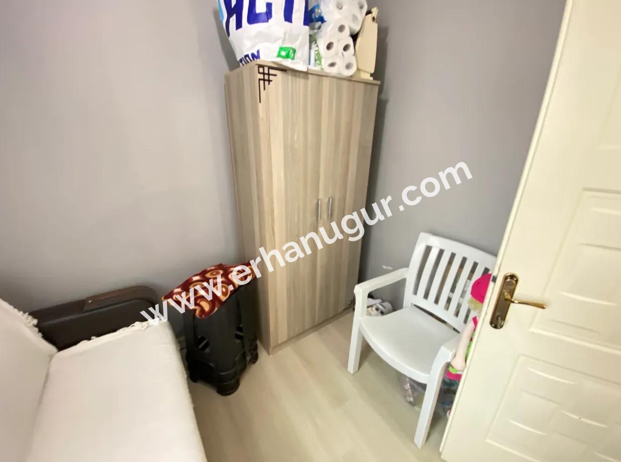 Seferihisar Ürkmez De Deniz Tarafda Köşe Cepheli Satılık 1+1 Daire