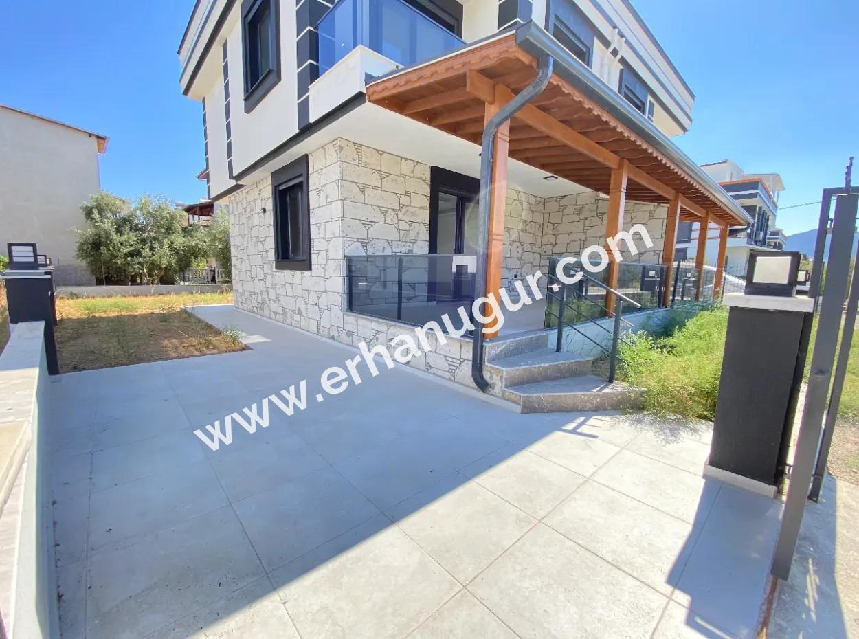 Seferihisar Doğanbey De Köşe Villa Denize 750Mt Satılık 3+1
