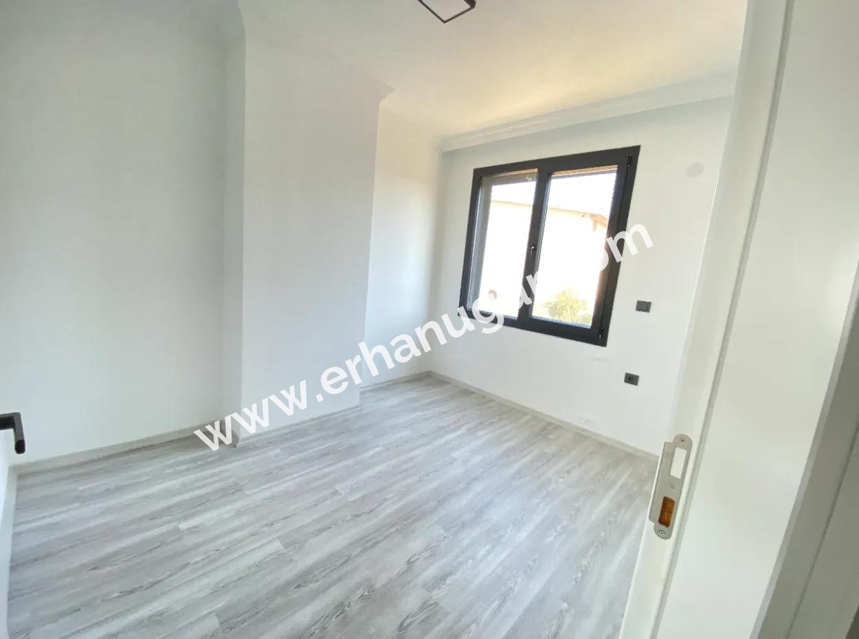 Seferihisar Doğanbey De Köşe Villa Denize 750Mt Satılık 3+1