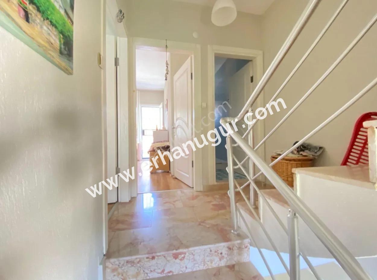 Seferihisar Doğanbey De Denize 300Mt Ferah Satılık 3+1 Villa