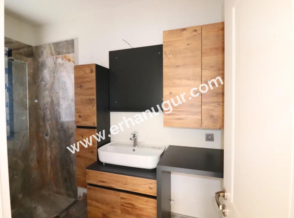 Seferihisar Doğanbey De Tek Müstakil Site İçerisinde Satılık 3+1 Villa