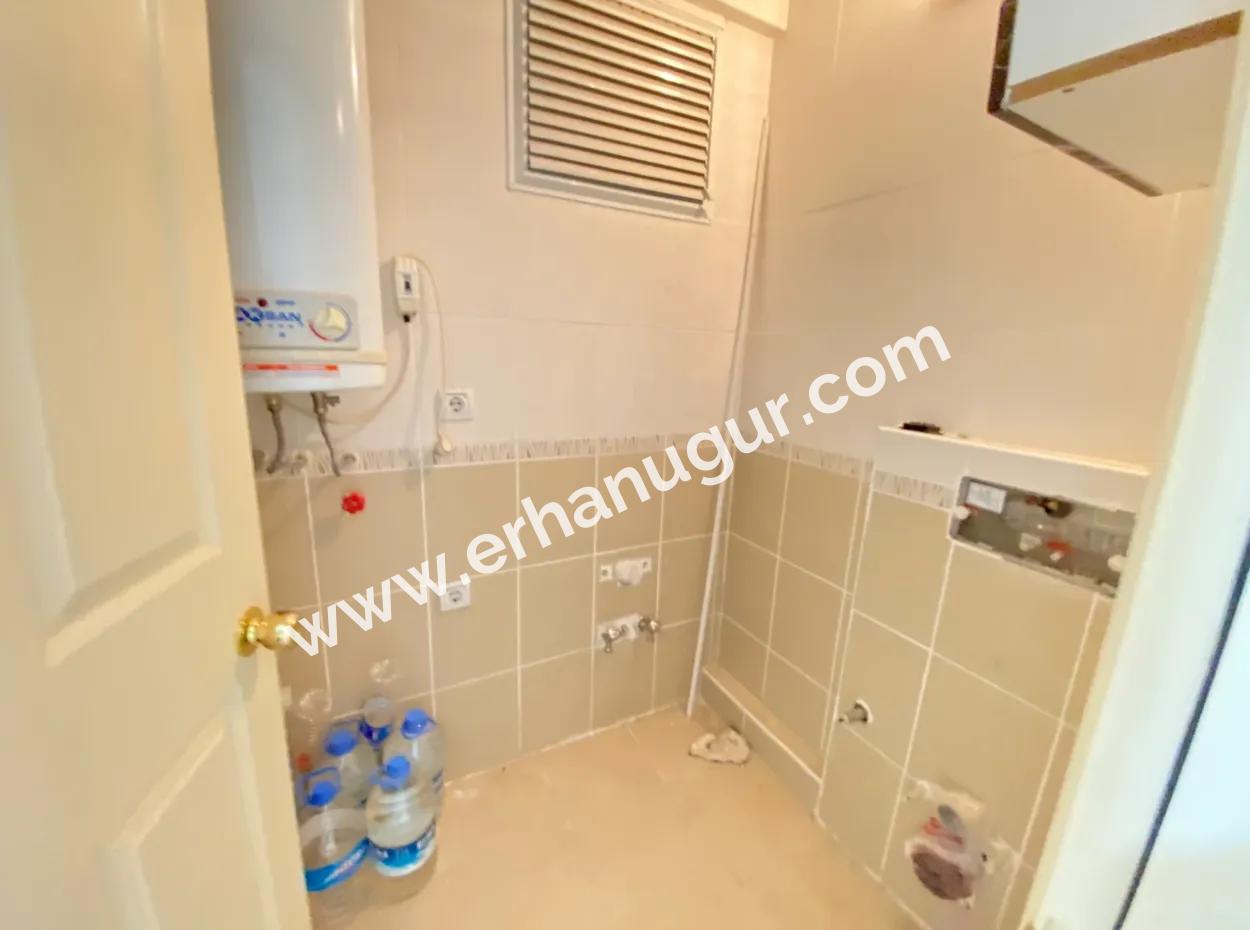 Menderes Gümüldür Çarşı Merkez'de Masrafsız Satılık 2+1 Daire!