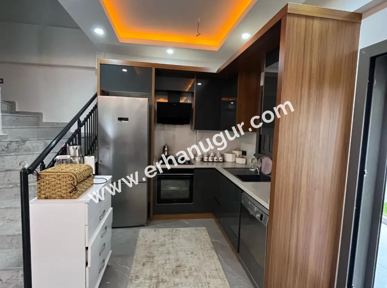 Özdere Çukuraltı De Full Eşyalı Lükx Satılık 3+1Villa