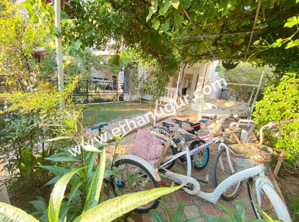 Seferihisar Doğanbeyde Yıldız Tur Sitesi Demize 50Mt Satılık 3+1 Villa