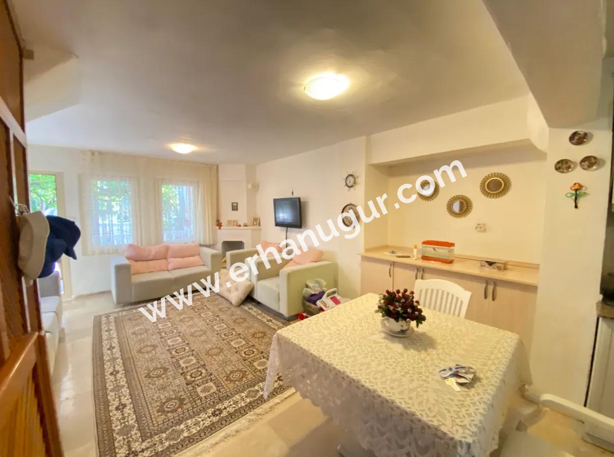 Seferihisar Doğanbeyde Yıldız Tur Sitesi Demize 50Mt Satılık 3+1 Villa