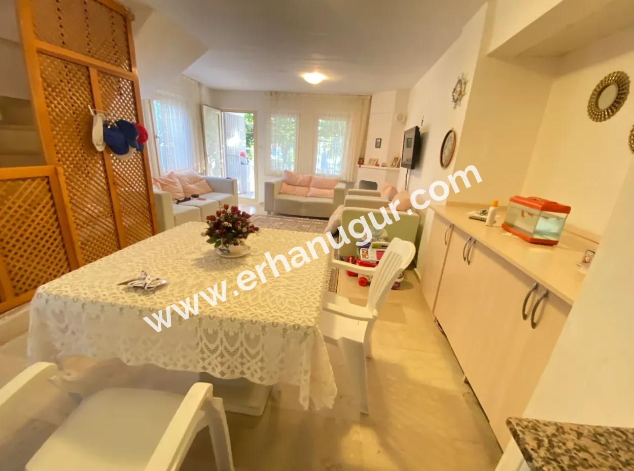 Seferihisar Doğanbeyde Yıldız Tur Sitesi Demize 50Mt Satılık 3+1 Villa