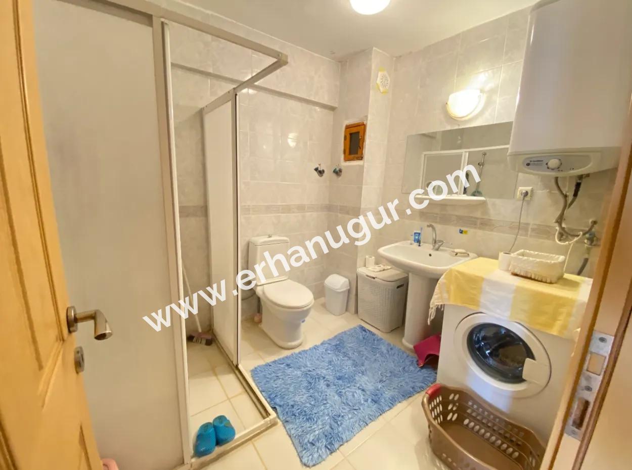 Seferihisar Doğanbeyde Yıldız Tur Sitesi Demize 50Mt Satılık 3+1 Villa