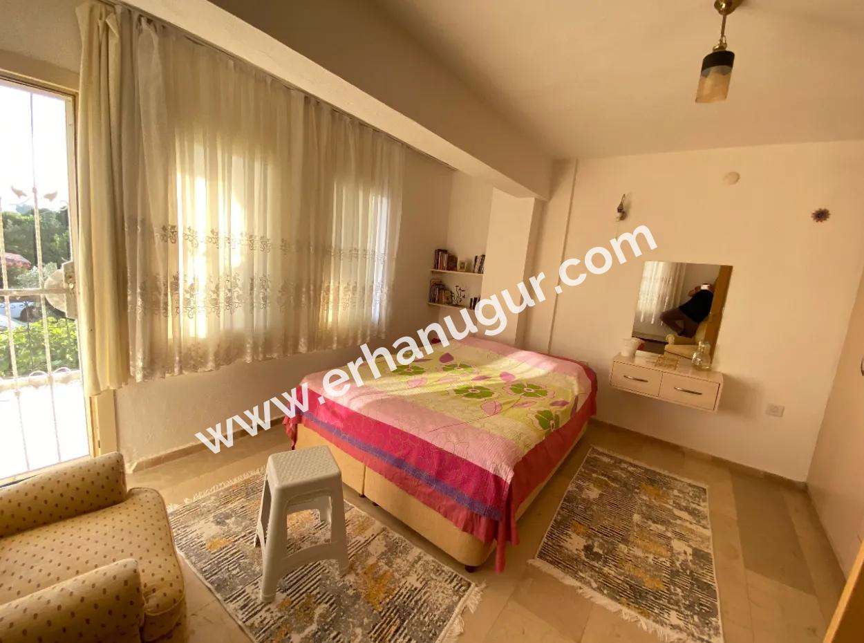 Seferihisar Doğanbeyde Yıldız Tur Sitesi Demize 50Mt Satılık 3+1 Villa