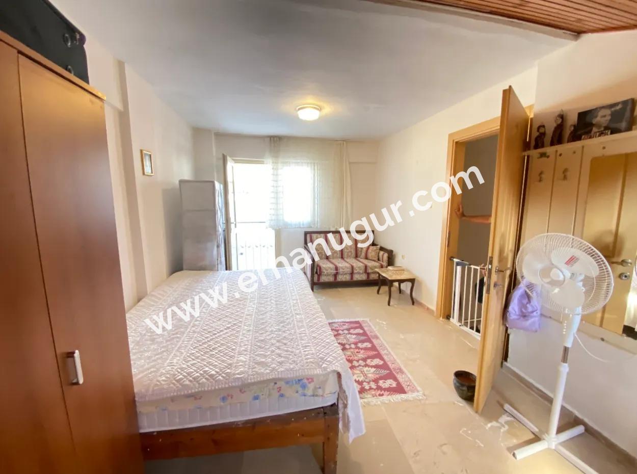 Seferihisar Doğanbeyde Yıldız Tur Sitesi Demize 50Mt Satılık 3+1 Villa