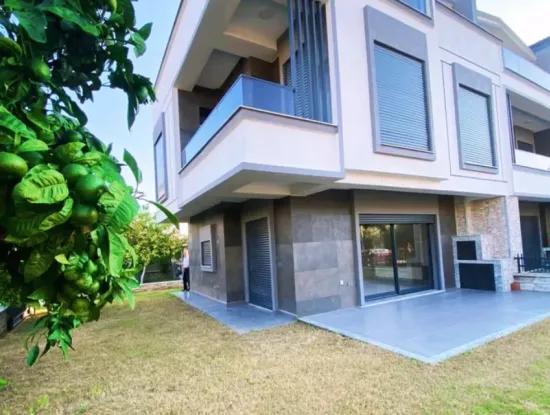 Deniz Tarafı, Köşe, Büyük Bahçelisatılık 3+1 Villa