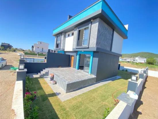 Doğanbey De  Denize 500 Metre Yerden Isıtma Satılık 2+1 Villa