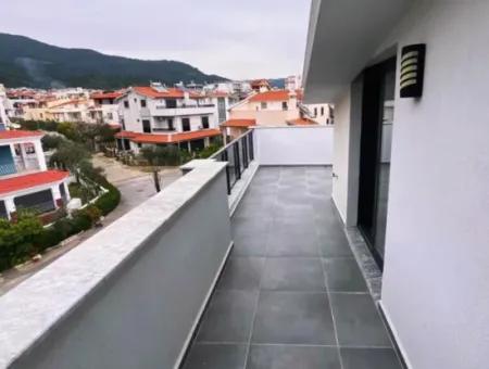 Deniz Tarafı, Köşe, Büyük Bahçelisatılık 3+1 Villa