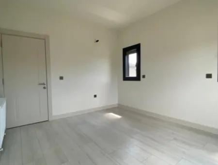 Sefirihisar Doğanbeyde Site İçinde Satılık 3+1 Yazlık