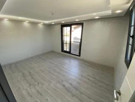 Gümüldür De Denize 50M2 Havuzlu Bahçeli Satılık Yazlık Villa