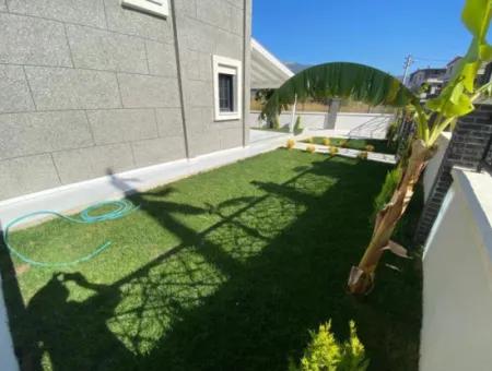 Gümüldür De Denize 50M2 Havuzlu Bahçeli Satılık Yazlık Villa