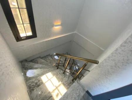 Gümüldür De Denize 50M2 Havuzlu Bahçeli Satılık Yazlık Villa