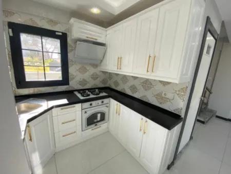 Gümüldür De Denize 50M2 Havuzlu Bahçeli Satılık Yazlık Villa