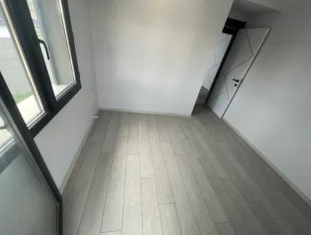 Denize Yakın Manzaralı 4+1 Geniş Bahçeli Otoparklı Villa