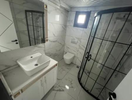 Denize Yakın Manzaralı 4+1 Geniş Bahçeli Otoparklı Villa