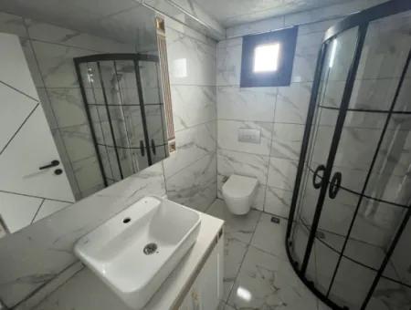 Denize Yakın Manzaralı 4+1 Geniş Bahçeli Otoparklı Villa