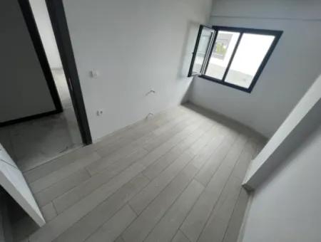 Denize Yakın Manzaralı 4+1 Geniş Bahçeli Otoparklı Villa