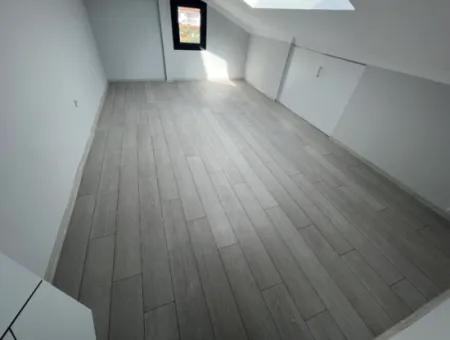 Denize Yakın Manzaralı 4+1 Geniş Bahçeli Otoparklı Villa