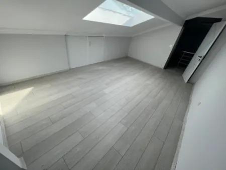 Denize Yakın Manzaralı 4+1 Geniş Bahçeli Otoparklı Villa