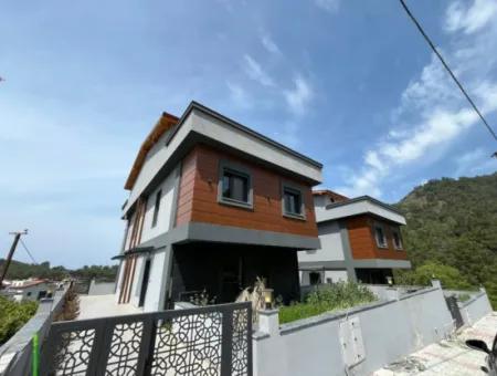 Özdere'de Denize Yürüme Mesafesinde Modern Mimarı Satılık 3+1 Villa