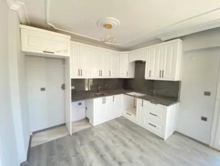 Ürkmez De Çarşı Merkezinde Denize 300M2 Satılık 2+1 Daire