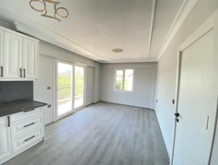 Ürkmez De Çarşı Merkezinde Denize 300M2 Satılık 2+1 Daire