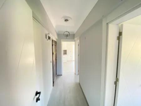 Ürkmez De Çarşı Merkezinde Denize 300M2 Satılık 2+1 Daire