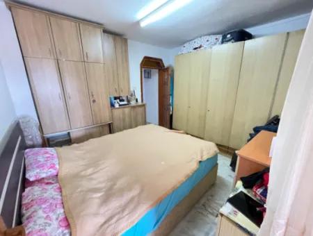 Ürkmez'de Plaja 50M Mesafede Deniz Manzaralı Geniş Satılık 3+1 Daire