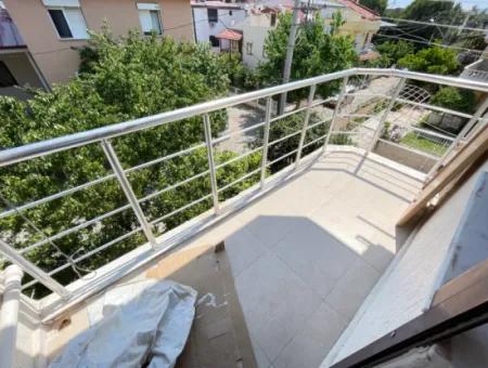 Seferihisar Ürkmez'de Plaja 50M Mesafede Uygun Satılık 2+1 Daire