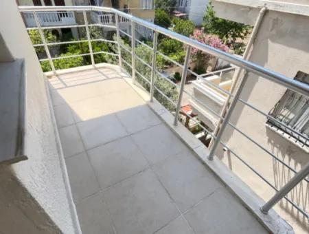 Seferihisar Ürkmez'de Plaja 50M Mesafede Uygun Satılık 2+1 Daire