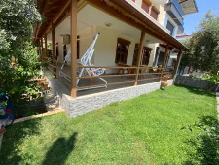 Doğanbey Merkezinde Denize 350M2 Ultra Lüx 7+2 Villa