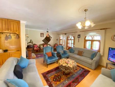 Doğanbey Merkezinde Denize 350M2 Ultra Lüx 7+2 Villa