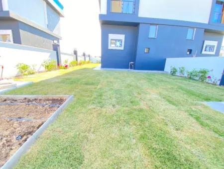 Doğanbey De  Denize 500 Metre Yerden Isıtma Satılık 2+1 Villa