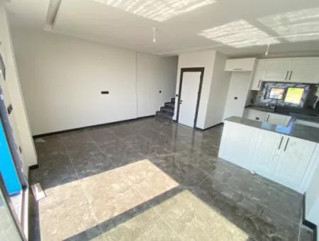 Doğanbey De  Denize 500 Metre Yerden Isıtma Satılık 2+1 Villa