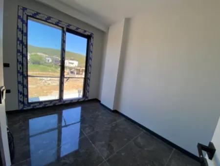 Doğanbey De  Denize 500 Metre Yerden Isıtma Satılık 2+1 Villa