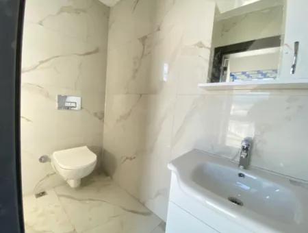 Doğanbey De  Denize 500 Metre Yerden Isıtma Satılık 2+1 Villa