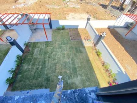 Doğanbey De  Denize 500 Metre Yerden Isıtma Satılık 2+1 Villa